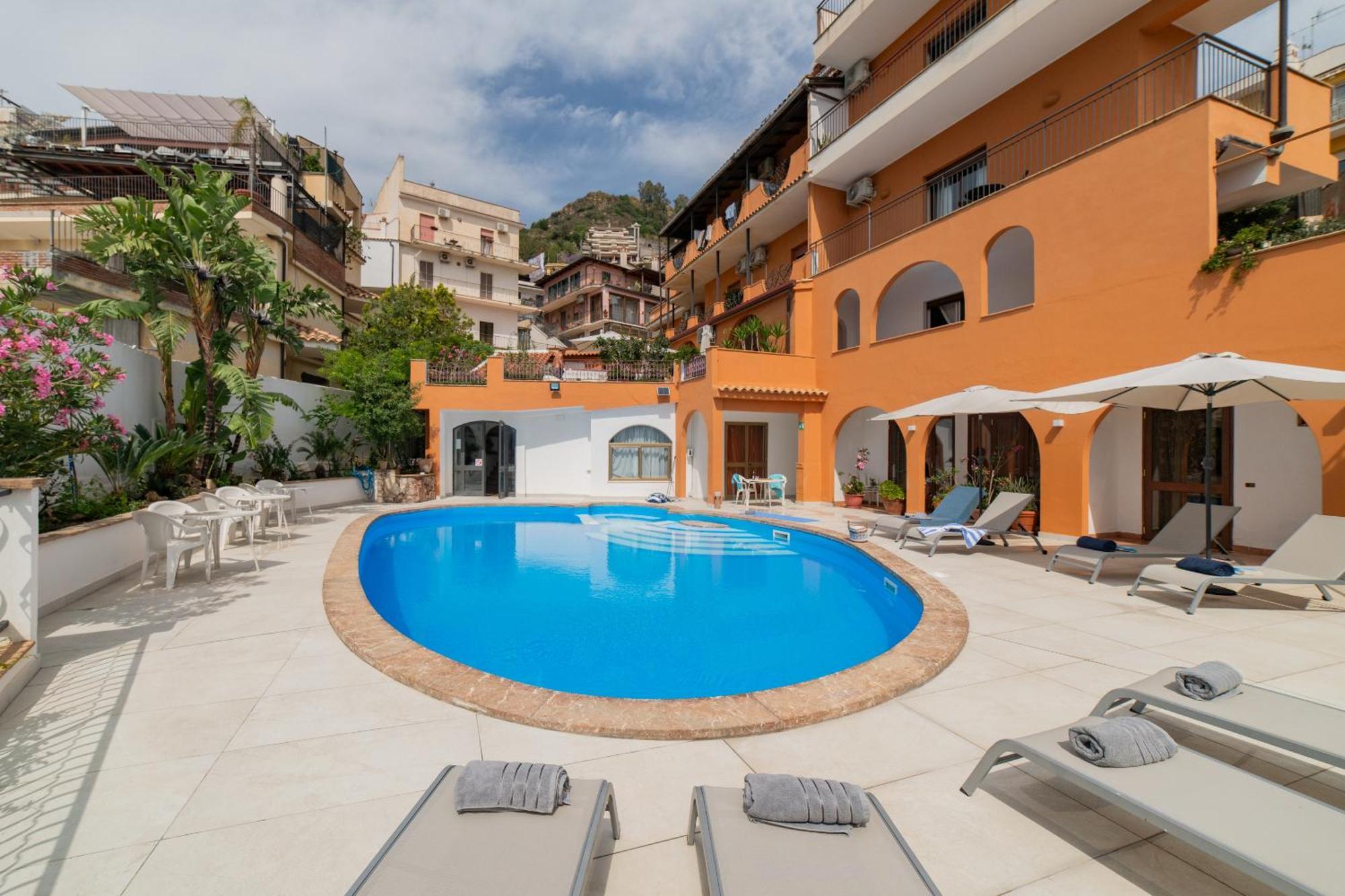 Casa Pertosa Bed & Breakfast Taormina Exterior foto